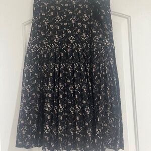 NWOT Mallory and merlot Girls kneelength pleated skirt